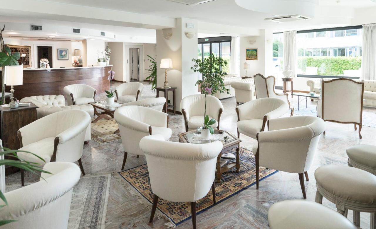 Hotel Apollo Riccione Exteriör bild